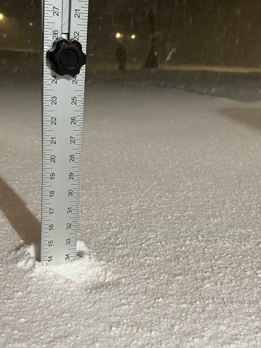 MartyBergerson's tweet photo. 14 inches and counting in Hamburg. #bufwx #weather 

Wasn’t exactly expecting this @pathammer @NWSBUFFALO https://t.co/GARSHUJR0L