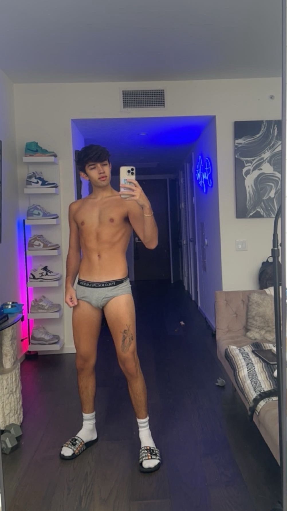 Stephen Oscar on X: come say heyyyy in the replies ;)  t.cojMuiMxKghe  X