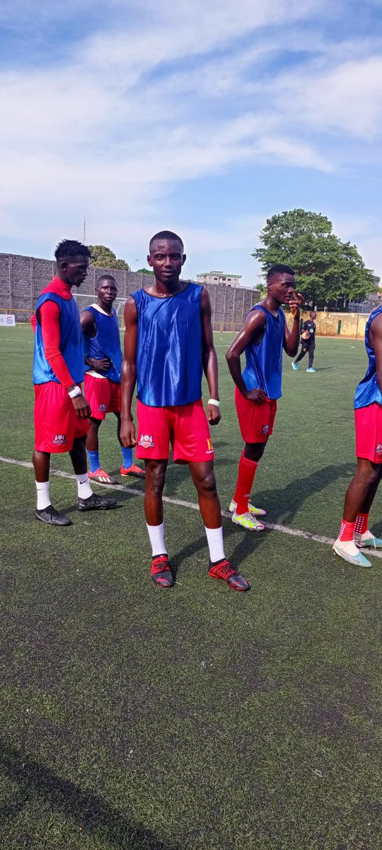 KeymsBoy's tweet image. Un pur talent de la Renaissance FC🇬🇳 qui possède toutes les qualités pour évoluer dans les meilleurs clubs du monde.

Le jeune Damaro du courage 🇬🇳🙏