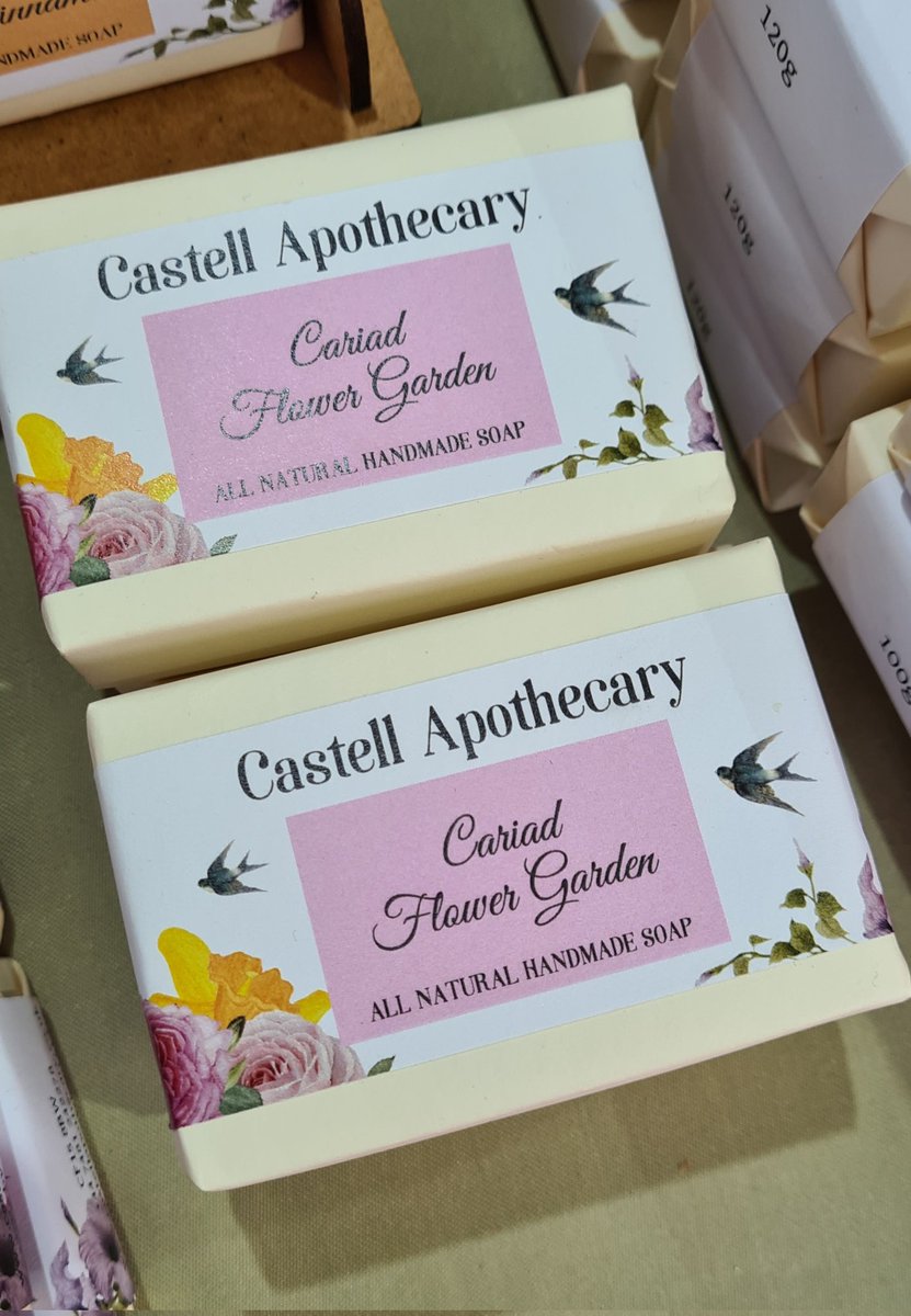 CastellUK's tweet image. Some popular products chosen by our customers today #giftideas @CardiffXmasMrkt 
Come!
We're there until next Sunday 3rd Dec
Located opposite Miller &amp;amp; Carter on the Hayes

Have a good evening x
#Cardiff #localmaker #handmadesoap #palmoilfree #aromatherapy #soycandles #madeinwales