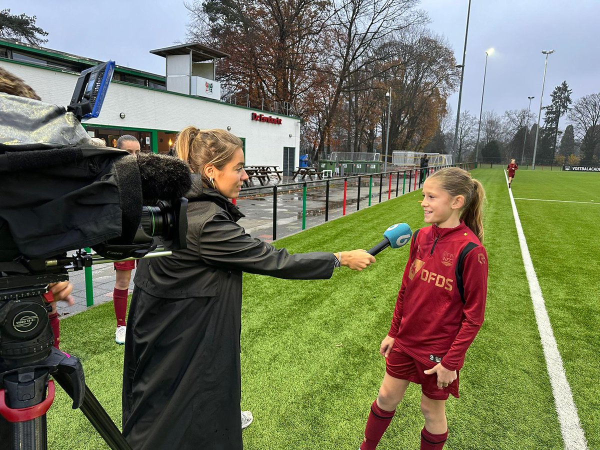 Mooi item bij <a href="/SBS6/">SBS6</a> over de gelijke kansen voor meisjes in de voetbalopleiding bij <a href="/academieNEC/">DFDS - N.E.C. Voetbalacademie</a> in GoedNieuws Vandaag (uitzending 27-nov) met <a href="/barbarabarend/">Barbara Barend</a> (vanaf ongeveer 16:30) kijk.nl/programmas/goe… instagram.com/roosvanfoeken/