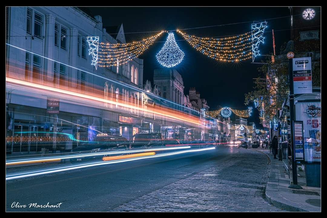 GridArt's tweet photo. Having fun with some night time photography around #Colchester #Essex.
#sonyA7RIV #lighttrails #ColchesterPhoto #colchestercity #colchesterlife https://t.co/7GvoZCWdsH