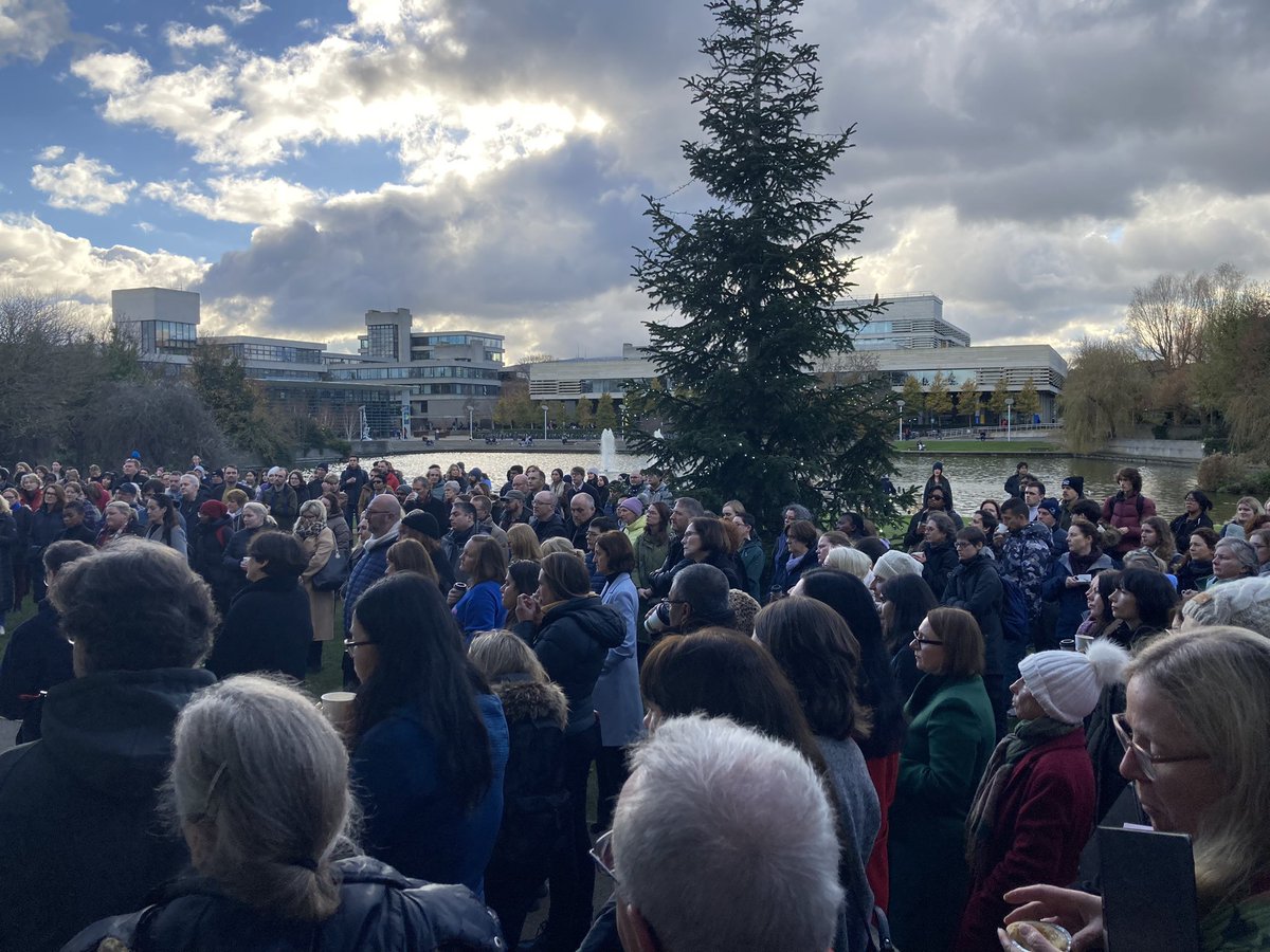 Great turnout today in @ucddublin as we reasserted our commitment to valuing all members of the UCD community and to standing in solidarity with migrant and ethnic minority groups. Great to see the event organised so quickly in light of last weeks events. @UCD_EDI