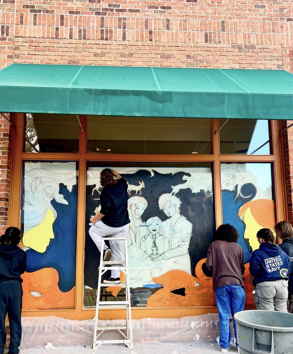 NNPSArts's tweet image. Super excited for the @CityofNN HollyDazzle &amp;amp; unveiling of the @nnschools student mural designs.  In partnership with CAN Foundation, Ss from each high school are painting murals in storefront windows. Here is a sneak peak, so make your way to City Center this season 🎨#OneNNPS