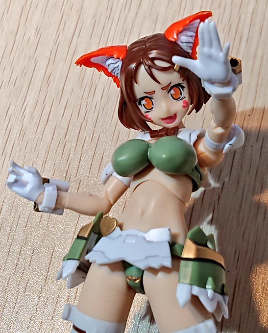 いい塗料、いい筆、いいシンナーこれでゴールドがめっちゃキレイに塗れるんだなぁ 