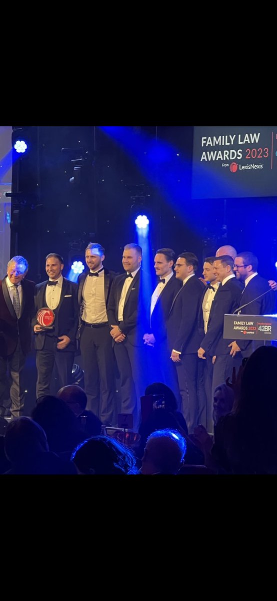 Liz Andrews (@lizandrews1gc) on Twitter photo My incredible clerks <a href="/1GCFamilyLaw/">1GC Family Law</a> winning family law clerking team of the year !! #familylawawards My incredible clerks <a href="/1GCFamilyLaw/">1GC Family Law</a> winning family law clerking team of the year !! #familylawawards