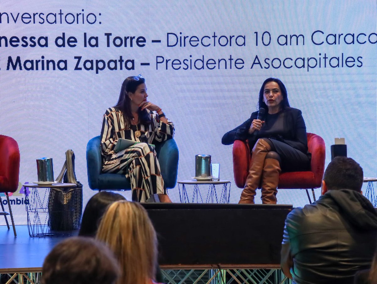 Prisamediaco's tweet photo. @laurisarabia @ProsperidadCol @dussanja @Asomicrofinanza @Ministerio_TIC @MauricioLizcano @Minvivienda @CATALINAVELASCO @CamacolColombia @GHerreraCas @FNAahorro #VisiónColombia2024 | Luz María Zapata, presidente de Asocapitales, está en el conversatorio 'Los retos más importantes para este nuevo contexto regional', en el que comparte sus ideas respecto al turismo dentro de las capitales, las políticas para reducir el hambre, entre otros. https://t.co/zNEBqkDudw