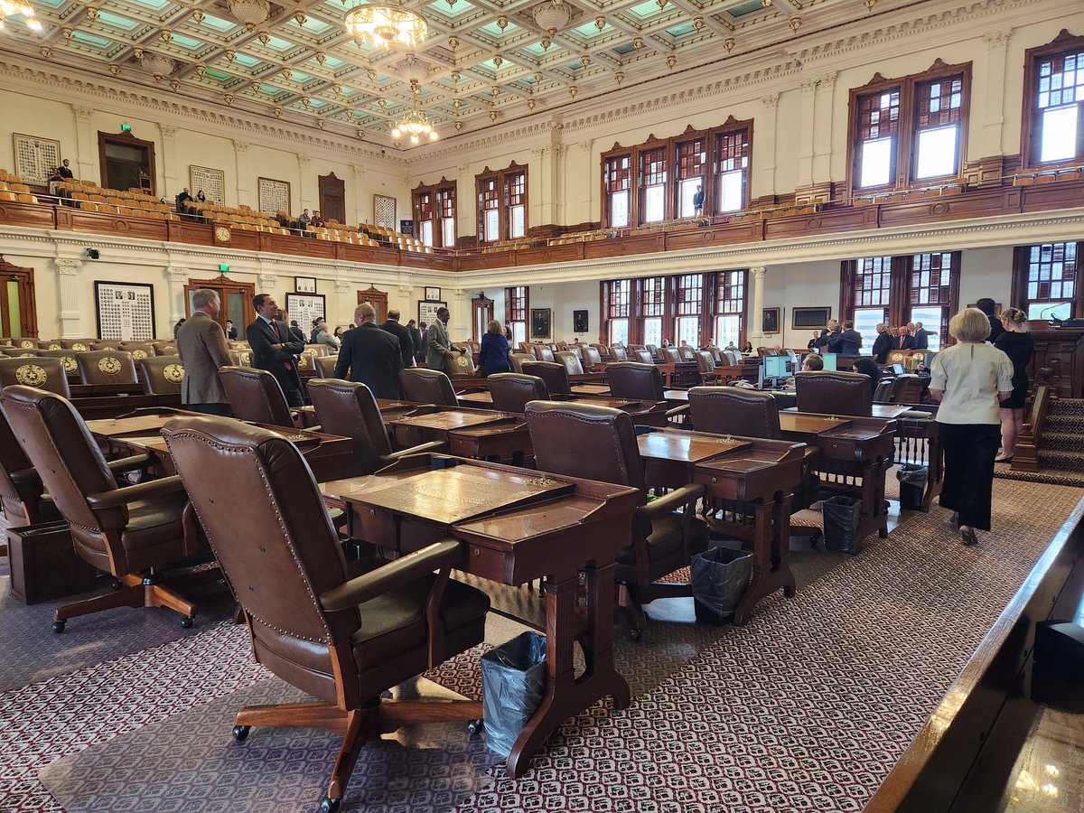 Speaker <a href="/DadePhelan/">Dade Phelan</a> tells a largely empty Texas House that they'll stand at ease til 1pm Friday as they wait on the Senate to do, well, anything I guess #txlege