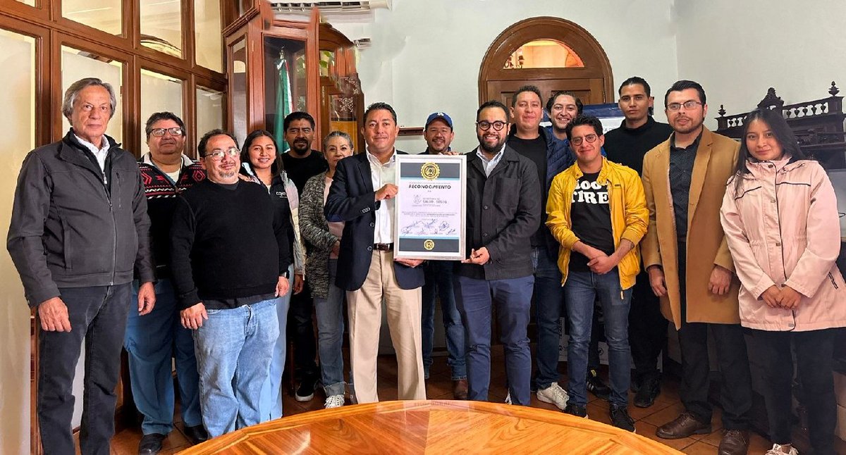 MartinaP_Rendon's tweet photo. Nos enorgullece reconocer el esfuerzo del @CECAQro al completar la capacitación anticorrupción. ¡Es un pilar fundamental para construir una administración transparente y justa! #CONTIGO #Salud https://t.co/eTYWWiHSF8