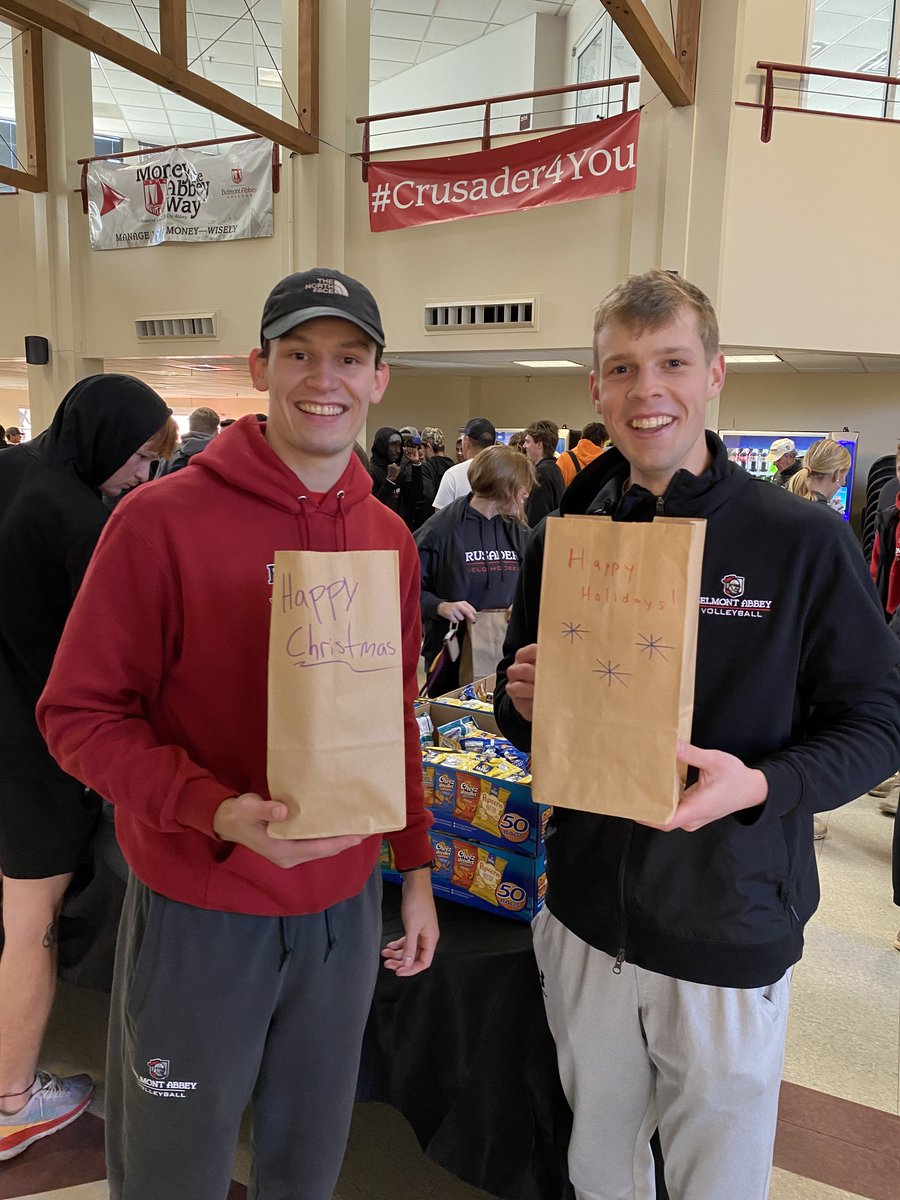 BelmontAbbey's tweet photo. Giving BAC Day โค๏ธ
Our Crusaders started the day with the annual Bill Hodge Memorial Run and then packed 400 bagged lunches with kind messages through #Lunchbag. The bagged lunches will go to Charlotte Rescue Mission and Dove's Nest.
#givingbacday #abbeylifeisgood #forthered https://t.co/V4dI7hEooo