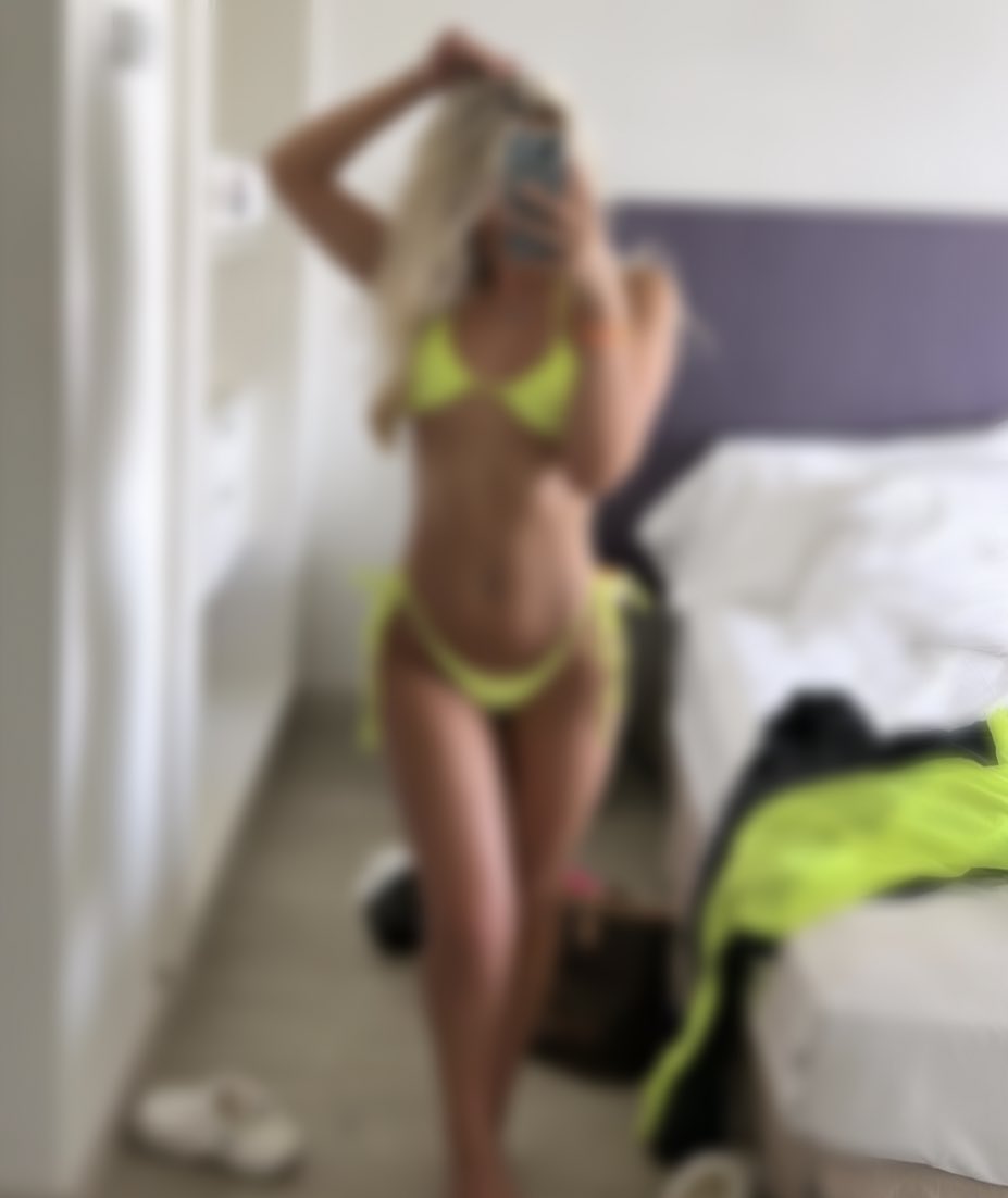 princess31405's tweet photo. holiday blues and why your here pigs subscribe for a surprise 😈😈😈 

https://t.co/m02IsGbheI 

#findom #suggardaddy #onlyfans https://t.co/JBQo4dv4gI