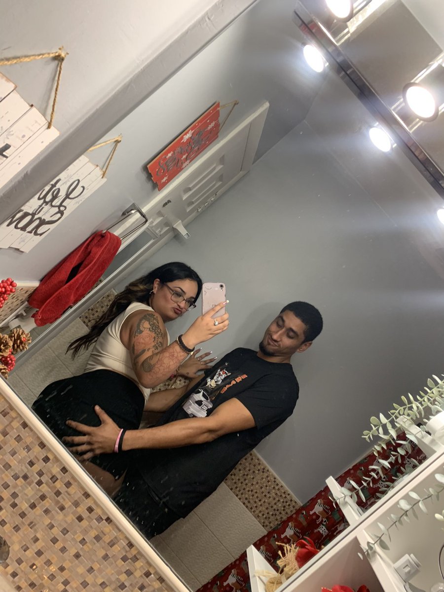 StephWHOAH's tweet photo. 🤎🤍 https://t.co/QNAZHNHOTg