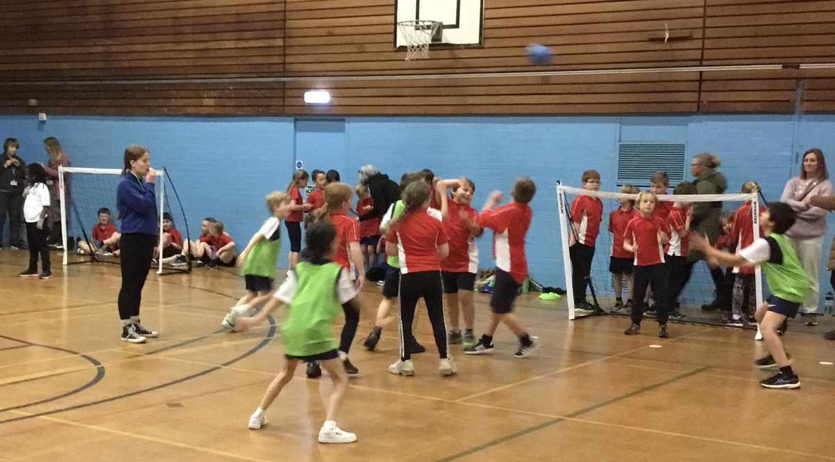 wgessport's tweet photo. A non-stop Monday evening at the Y3/4 Handball competition…16 teams competing…an amazing 5th place for our Y3 team and an epic 2nd place for our Y4s…..beyond proud🌟 @Ambervalleyssp #twoteams #doubletrouble #goteamWG https://t.co/a4kBkOiJ8v