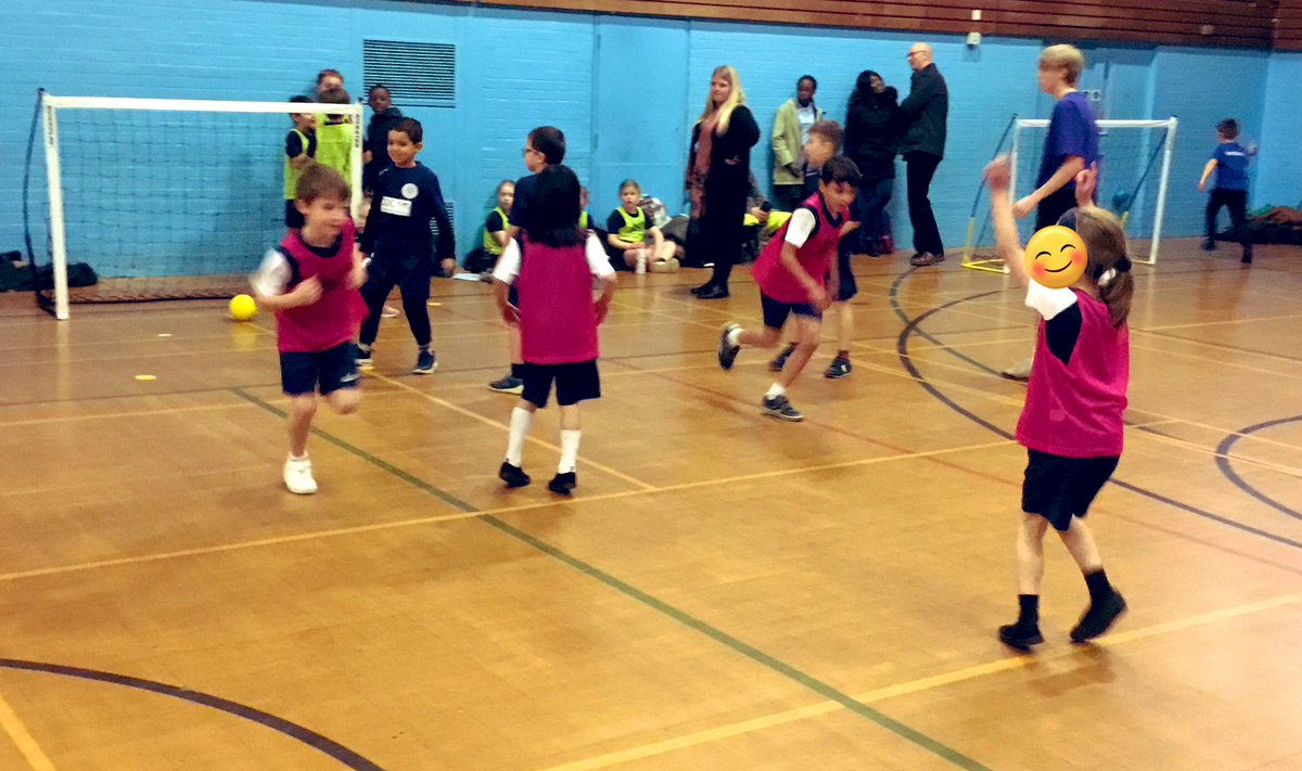 wgessport's tweet photo. A non-stop Monday evening at the Y3/4 Handball competition…16 teams competing…an amazing 5th place for our Y3 team and an epic 2nd place for our Y4s…..beyond proud🌟 @Ambervalleyssp #twoteams #doubletrouble #goteamWG https://t.co/a4kBkOiJ8v