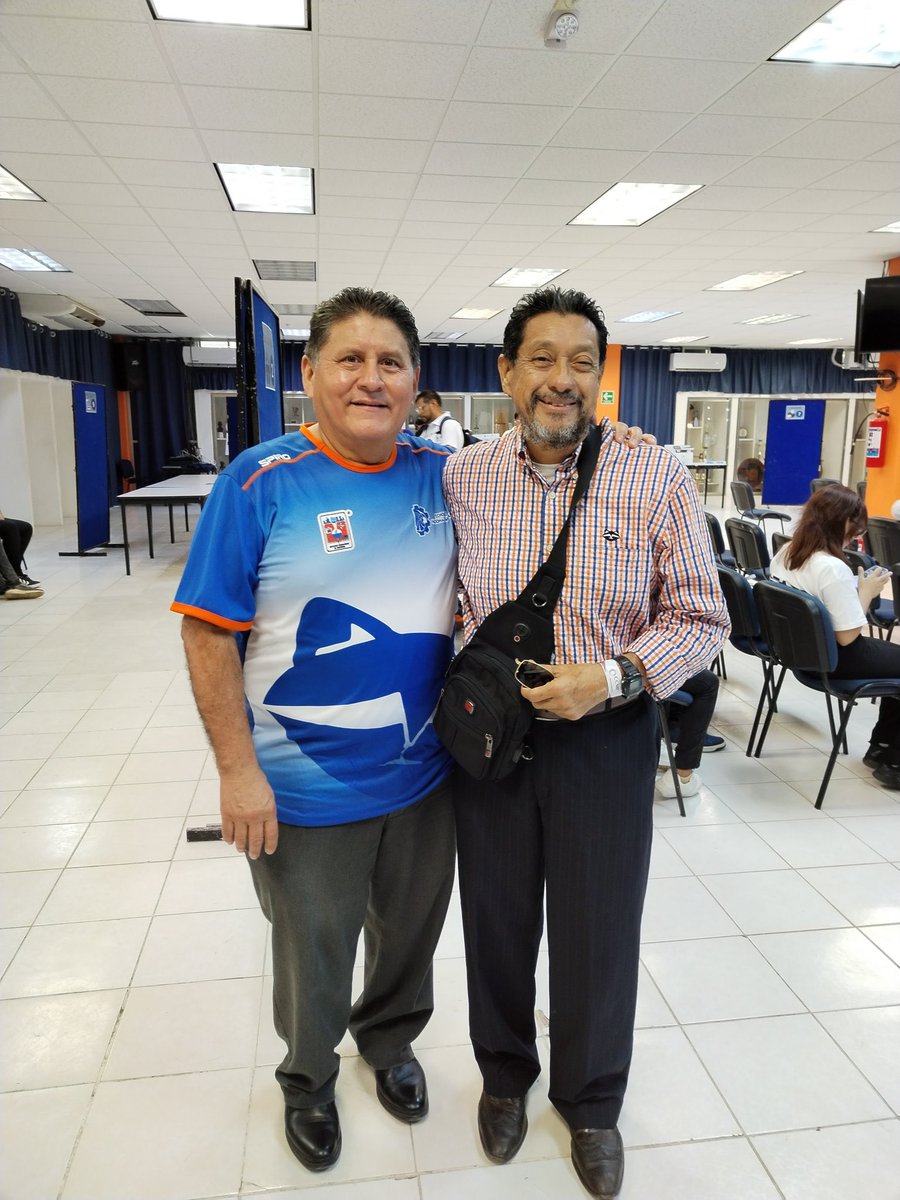 El Dr. <a href="/omaralpuche/">omar alpuche leal</a> saludando a unos de sus colegas! Saludos a todos. <a href="/mapachestec/">@MAPACHESTec</a>