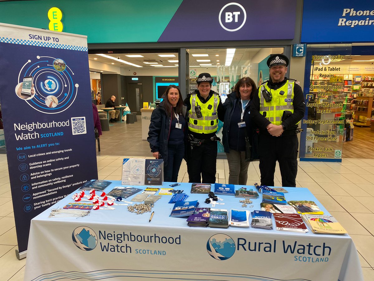 This Christmas we're on the road again at venues across Scotland encouraging the public to sign up to our Alerts and join a Watch group in their area. Today we were at Cameron Toll shopping centre in Edinburgh with our Police Scotland colleagues. @Camerontoll1 @PoliceScotland