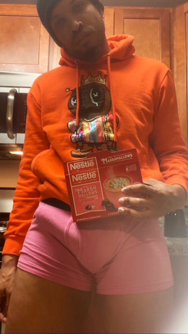 Who likes hot chocolate? 🤭😈 https://t.co/JCf3EQIdVk<a href="/tag/humpday"class="tags"><span>#humpday</span></a>