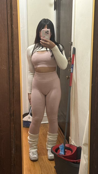 Gym fit of the day :3 https://t.co/lYAkFChvKa
