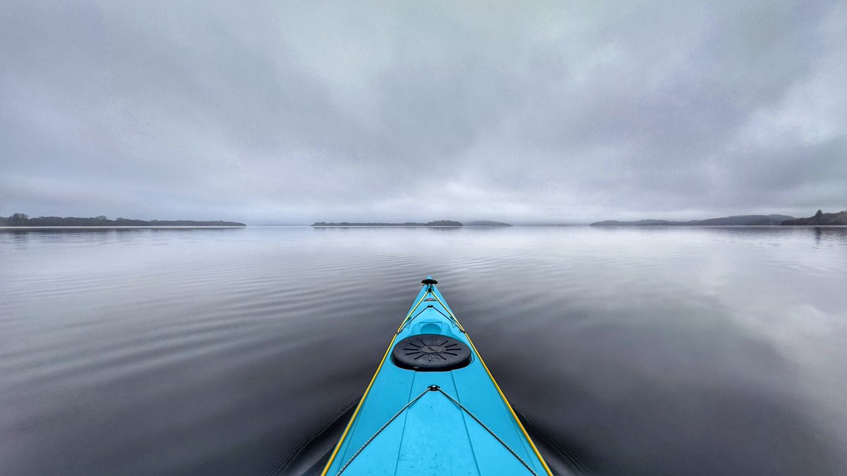 Loch Lomond from my kayak 🏴󠁧󠁢󠁳󠁣󠁴󠁿😀⁦<a href="/phseakayaks/">P&H Sea Kayaks</a>⁩ #lochlomond #kayak #paddle #paddle365 #balmaha ⁦<a href="/official_whw/">West Highland Way Official</a>⁩ #westhighlandway ⁦<a href="/bbcweather/">BBC Weather</a>⁩ #millarochy #scotland