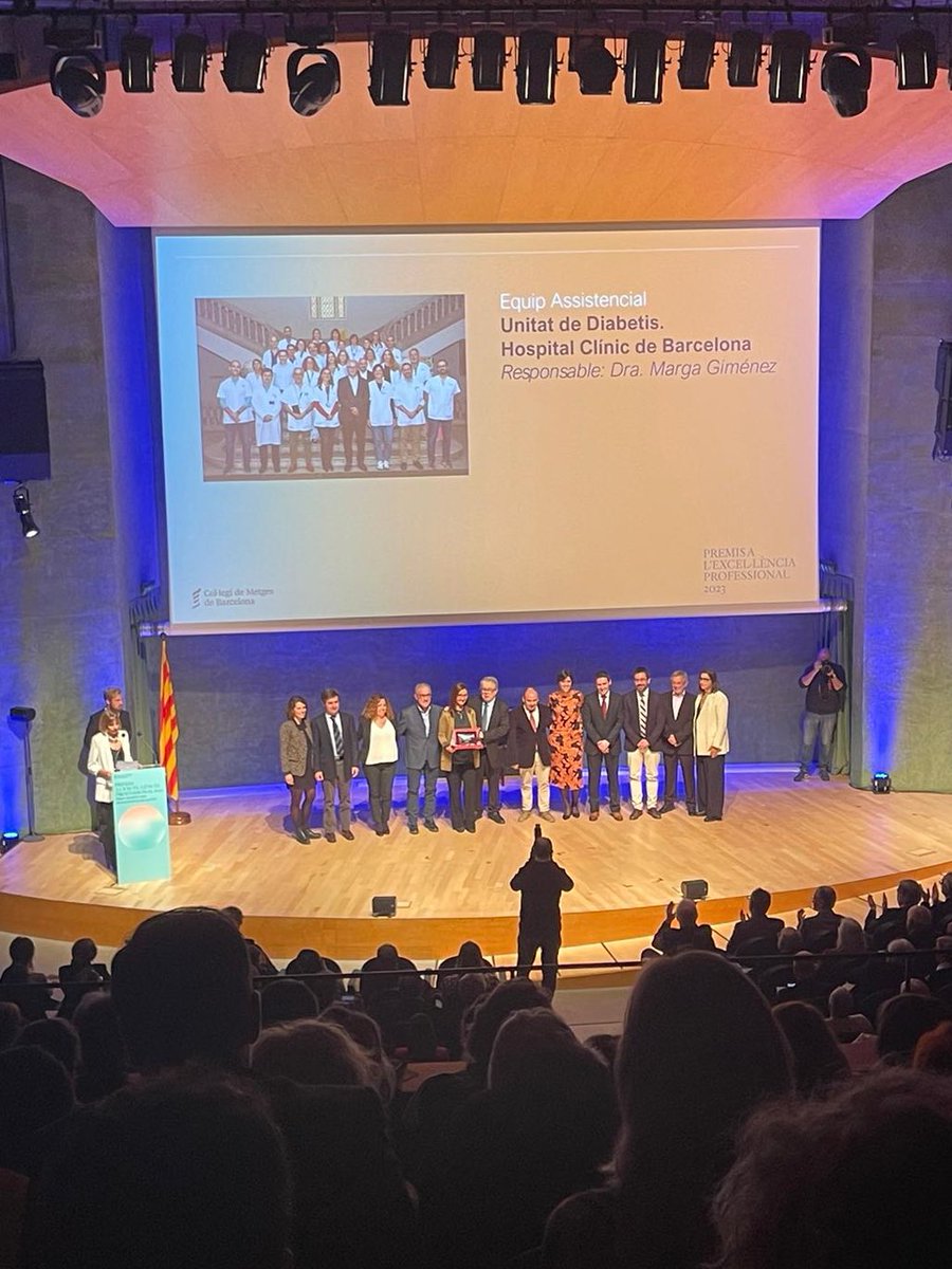 Premios Excelencia Profesional @COMBarcelona 2023 al Equipo asistencial Unidad de #Diabetes @hospitalclinic liderado por @MargaGim2015 Un orgullo formar parte de este equipazo!!! @icongetd @randreariba_rut @Mgranape @ClaraVinalsD @irene_vinagre @EmilioOrtegaMdV #oftalmo