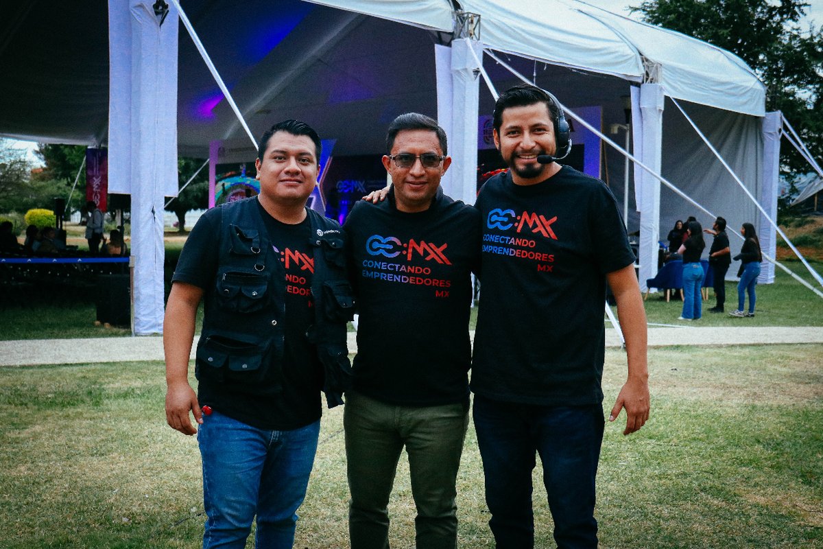 ConectandoEmpMx's tweet photo. Detrás de la sexta edición de CE:MX, hubieron muchas manos y principalmente, mucho corazón. ❤️

Gracias por ser parte fundamental de CE:MX 2023, su arduo trabajo y dedicación se reflejaron en cada detalle, en cada momento capturado y en la conexión que logramos. 🤜🤛

¡ https://t.co/Vsbg0yaCFA
