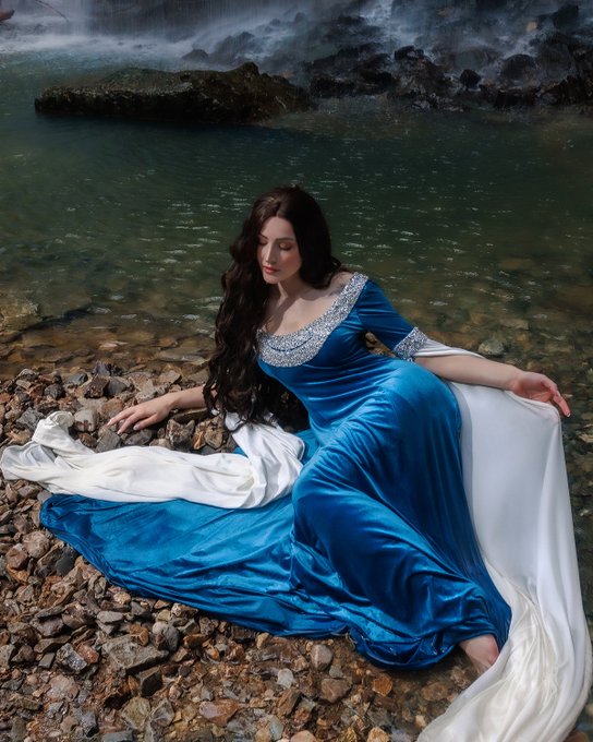 One more because I'm obsessed with this Arwen shoot :') https://t.co/p5ipXOVjxl