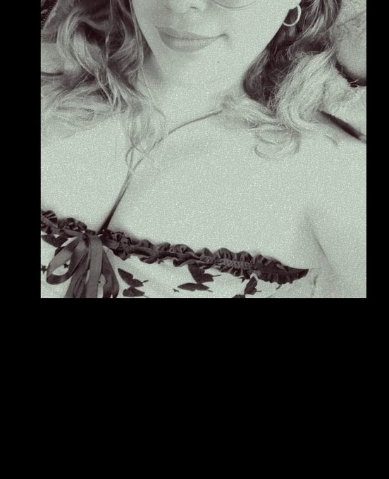 Un corset y mucha actitud aqu&iacute; en atlacomulco https://t.co/Nv4XslG8FM