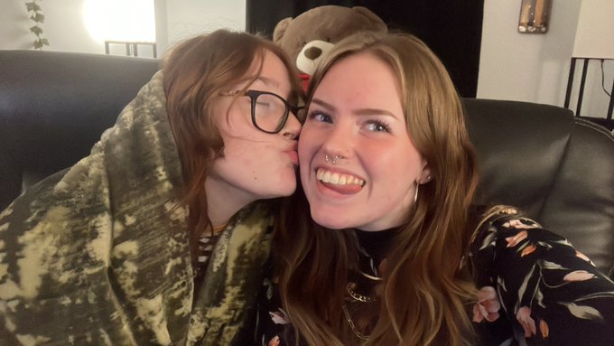 Streaming soooooon w my cold girl✨🖤🐰 https://t.co/avEFfIJykE<a href="/tag/love"class="tags"><span>#love</span></a><a href="/tag/gilf"class="tags"><span>#gilf</span></a>