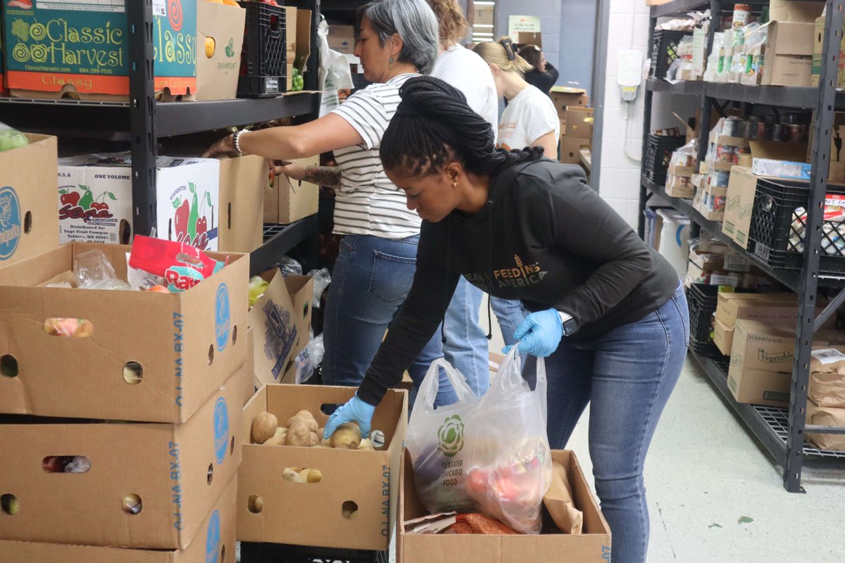 gobeyondhunger's tweet photo. #GivingTuesday starts tomorrow! Make sure you're ready to give using the link in our bio. Give to win, help us match $20,000, and participate in this national day of giving as we Connect Communities for a Hunger-Free Future ๐โค๏ธ!
#GoBeyondHunger #ConnectedCommunity https://t.co/PWI6UfAKrx