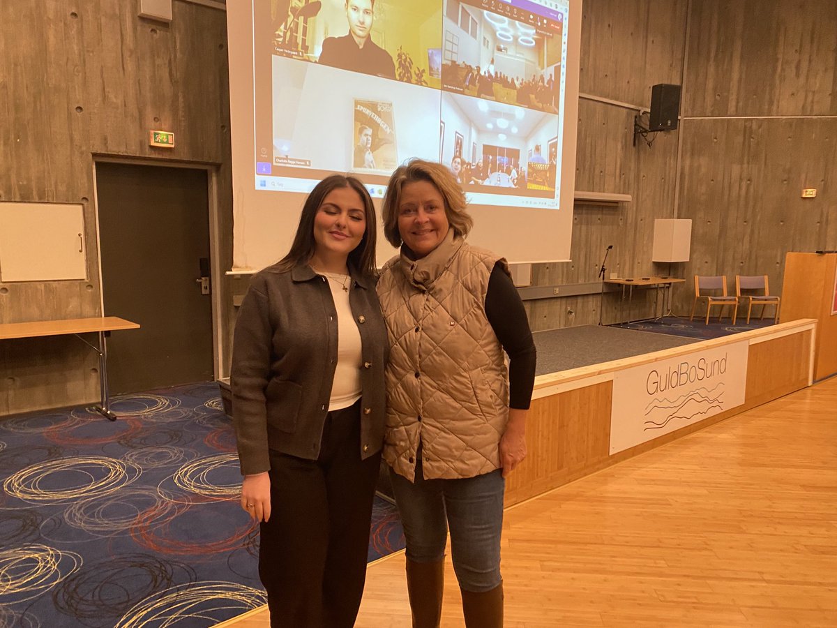 Helt forrygende aften med kollega kandidat ⁦<a href="/holckisabell/">Isabell Holck</a>⁩ 🇩🇰🇪🇺💪🏼 here we go👏🏼👏🏼👏🏼 der er 40 år imellem os. Kæmpe respekt herfra. Ung indsigt gør noget godt for laaaang erfang 😉- det ka noget. 🙏🏽🙏🏽