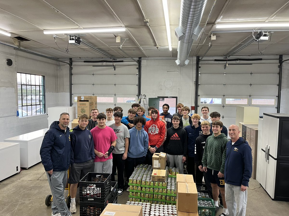 Always appreciate the opportunity to volunteer at the Lebanon Rescue Mission. We painted, moved non-perishables and had fun while doing it. ‘Tis the season 🎄