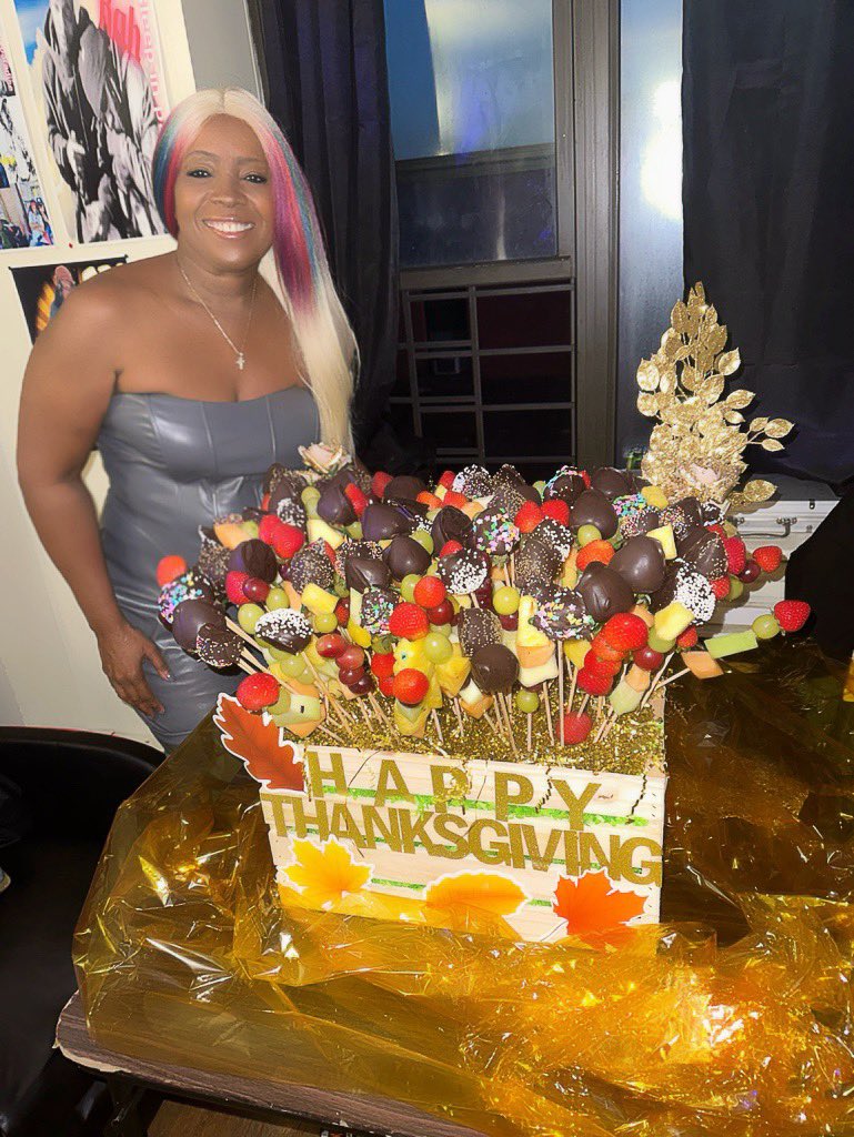MelisaMorgan22's tweet photo. Thank you Jermaine Rainey for ordering my “MELI’SA FRUITSTICKS” Arrangement for your Thanksgiving Famiky Gathering - 2023! 🙌🏾👍🏽🍓🍍🥳🙏🏽.
I enjoyed doing it! My first Holiday Arrangement 🥳
#melisamorgan #fruitsticks https://t.co/ZhPkC38lr5