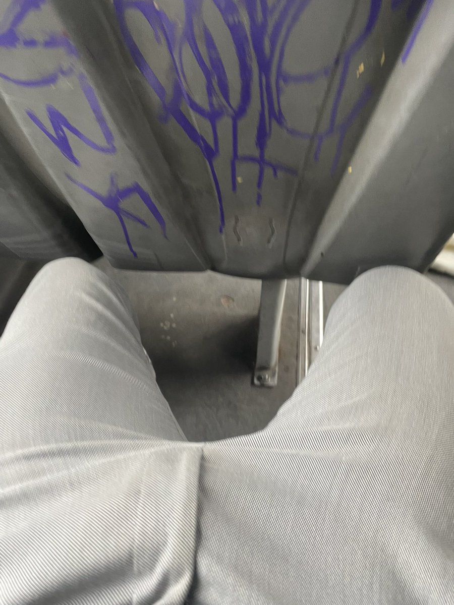 Si un día me ves en la línea 3 o por zona Minerva háblame 🙊🔥 
Se me nota mucho el 🍆