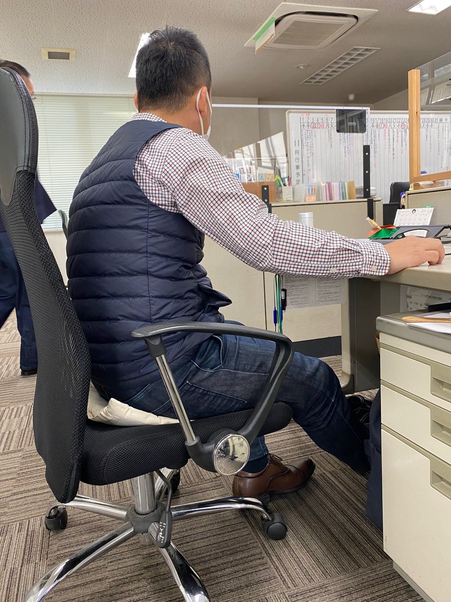 BichuBingoDenim's tweet image. 【福山北商工会×デニム着用月間】
福山北商工会様から「デニムを着用して勤務しています！」とご応募いただきました！

一緒にデニムを着用して盛り上げてくれる企業・団体の皆さんを募集中！
応募方法は下記のURLから。
onl.la/qpNr9vg

#福山はデニムの産地
#11月1日はいい藍の日