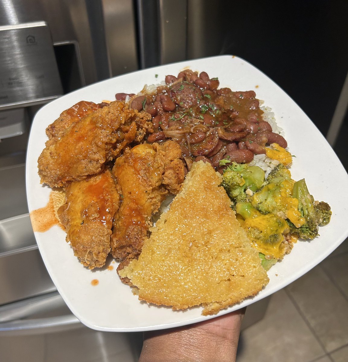 joy2rawww's tweet photo. Hot sauce or No hot sauce ? 🥰👀 https://t.co/qlUvcIOahz