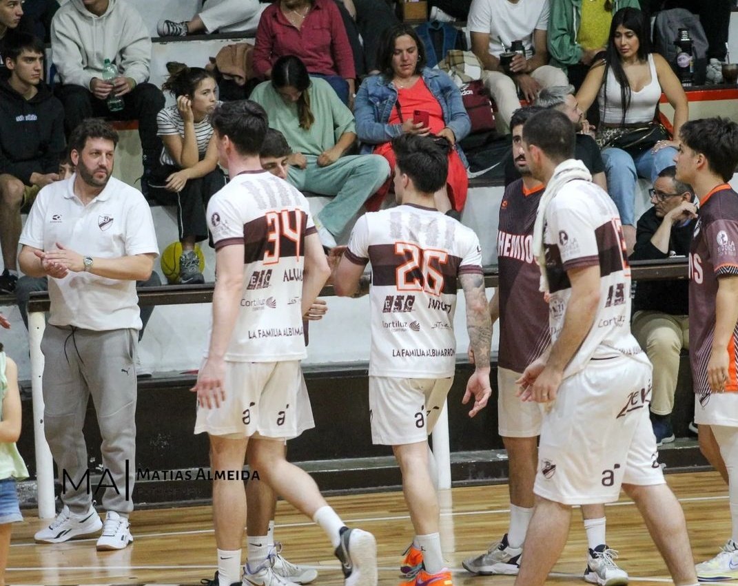 Por <a href="/DTAFubb/">DTA</a> 
<a href="/ATENEOPIRIA/">Ateneo Piriapolis</a> derrotó a  <a href="/cdpaysandu/">Deportivo Paysandu</a> 71-61 . Martin Fernandez 19 pts,14 reb, En Paysandu Mateo Posse 18.
<a href="/CluBohemios/">Club A. Bohemios</a>  venció a <a href="/DFCBasquetbol/">Danubio Básquetbol</a> 94-71 . Martin Perdomo <a href="/martinperdomo7/">ⓜⓐⓡⓣⓘⓝ</a> 27 pts(7/9 Triples),7 asist. En Danubio Maximiliano Botta 16.
📷 <a href="/matiasalmeida17/">Mati Almeida 🇺🇾</a>