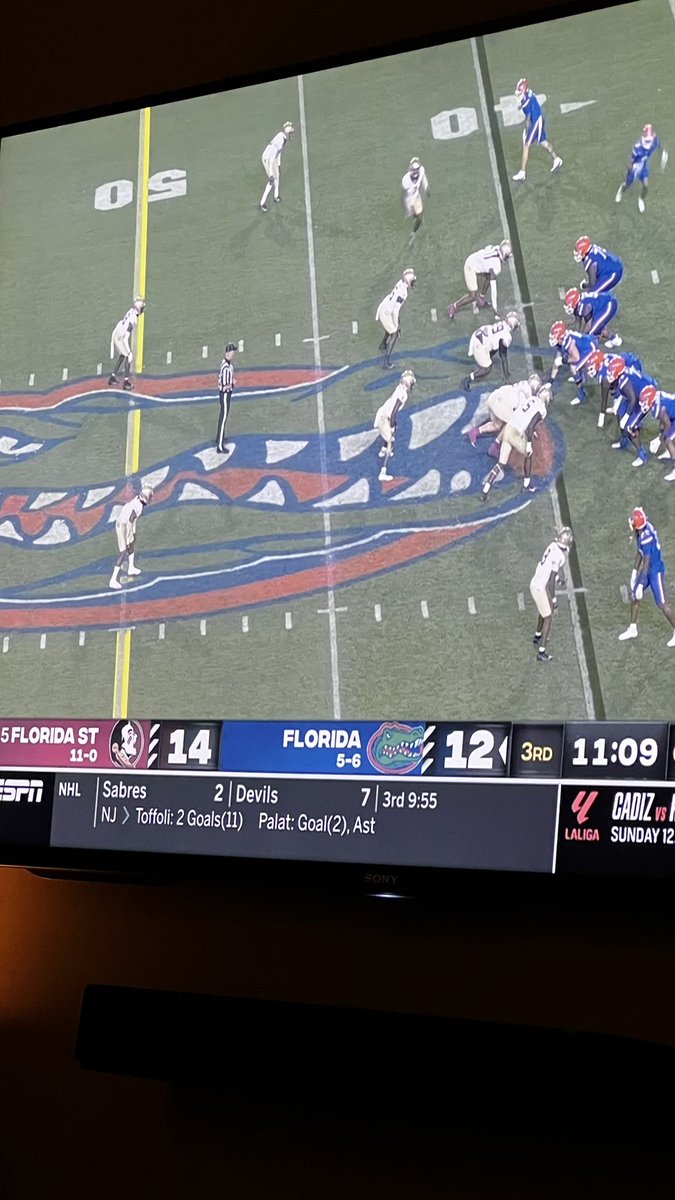nicole_meyer's tweet photo. The fact that the white outline stops mid snout is driving me nuts and the people I’m with don’t understand. #designerproblems https://t.co/fayCAZSIUx