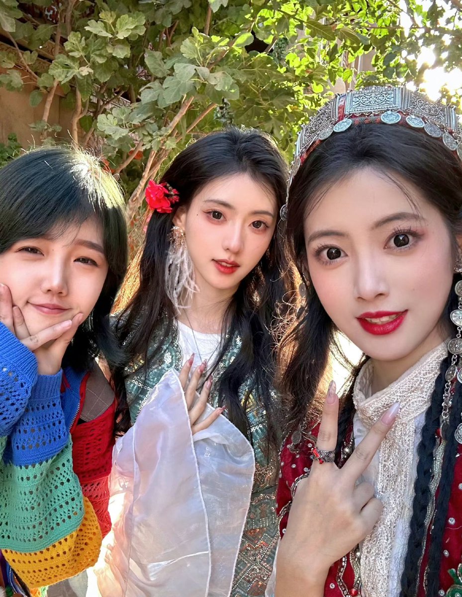 我先替你们出来玩着☺️学姐师哥们要好好发挥哦，成为栋梁之材🤪 https://t.co/EIsxCoDyYl