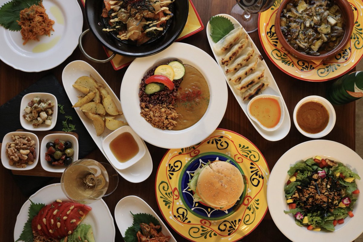 🇪🇸Buenos días🕺

本日ランチとディナーの営業でございます♪
🌞11:30〜15:00(LO 14:00)🍽️
🌜17:00〜21:00(LO 20:00)🍽️

心よりご来店お待ちしております🧑‍🍳✨

#レストラン
#ヴィーガン