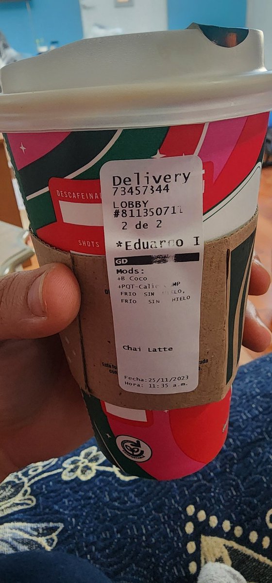 IZAC93's tweet photo. @StarbucksMex  tipo qué no te entregan los que pediste aunque las instrucciones sean claras #fail sucursal @Chedrauioficial coapa 
Quiero una compensación https://t.co/iXtvEdR6Sf