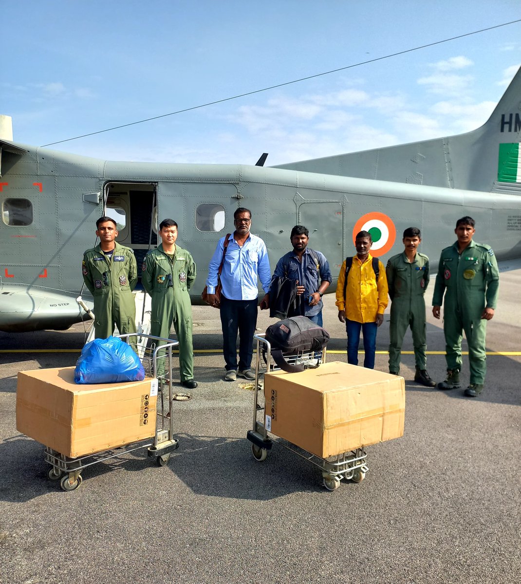 Op #UttarkashiRescue Responding with alacrity to the requirements of the ongoing rescue operation, late last evening the IAF flew in critical DRDO equipment to Dehradun. #HADROps