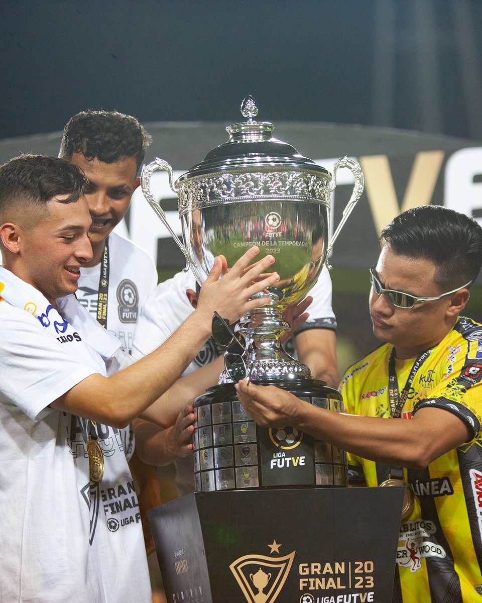 LigaFUTVE's tweet photo. 😎 • El que es campeón hace lo que quiere 

#GranFinalFUTVE 
#VenezuelaEsFUTVE https://t.co/vgNcDuibr0
