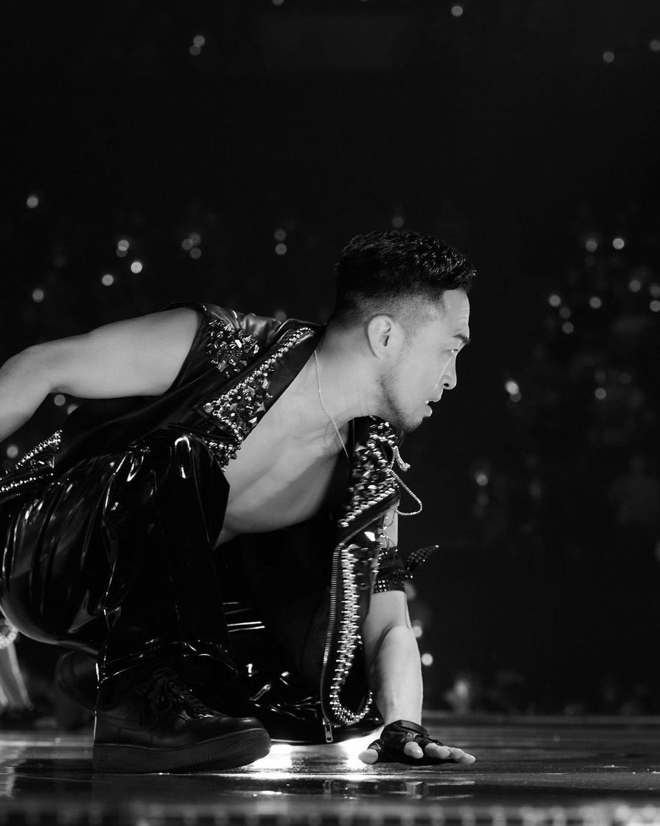 yacco_looveZ's tweet photo. ZINさんHAPPY BIRTHDAY🥳🥳
かっこいいダンスが大好き♡
今やプロジェクションマッピングやARまで作れちゃって凄すぎる😳👏
ライブ中、気付いたらファンサくれてありがとう😍
これからも最高にかっこいいダンスで魅了しちゃってください💃
@ZIN19791126
#dancerZIN #神優作 #浜崎あゆみダンサー https://t.co/qxP0gv65Dl