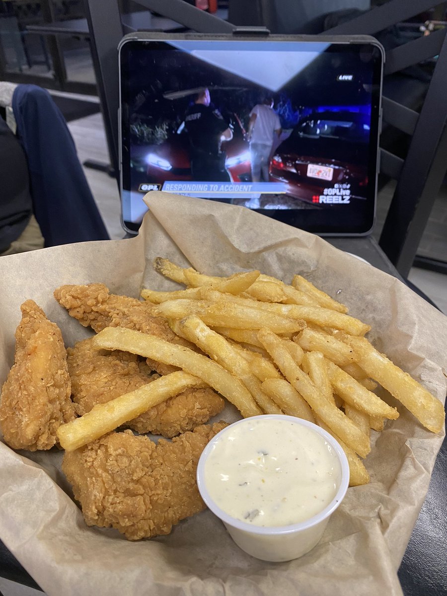 Joyouss0's tweet photo. Watching @OfficialOPLive whilst eating chicken tenders and fries at #FatShack My fever broke Wed and I just had to get outta the house! But I didnโt wanna miss #OPLive all these fools are watching #football ๐๐ They donโt know nothin! @ReelzChannel @OnPatrolNation #Hungry https://t.co/dguv6XzK0h