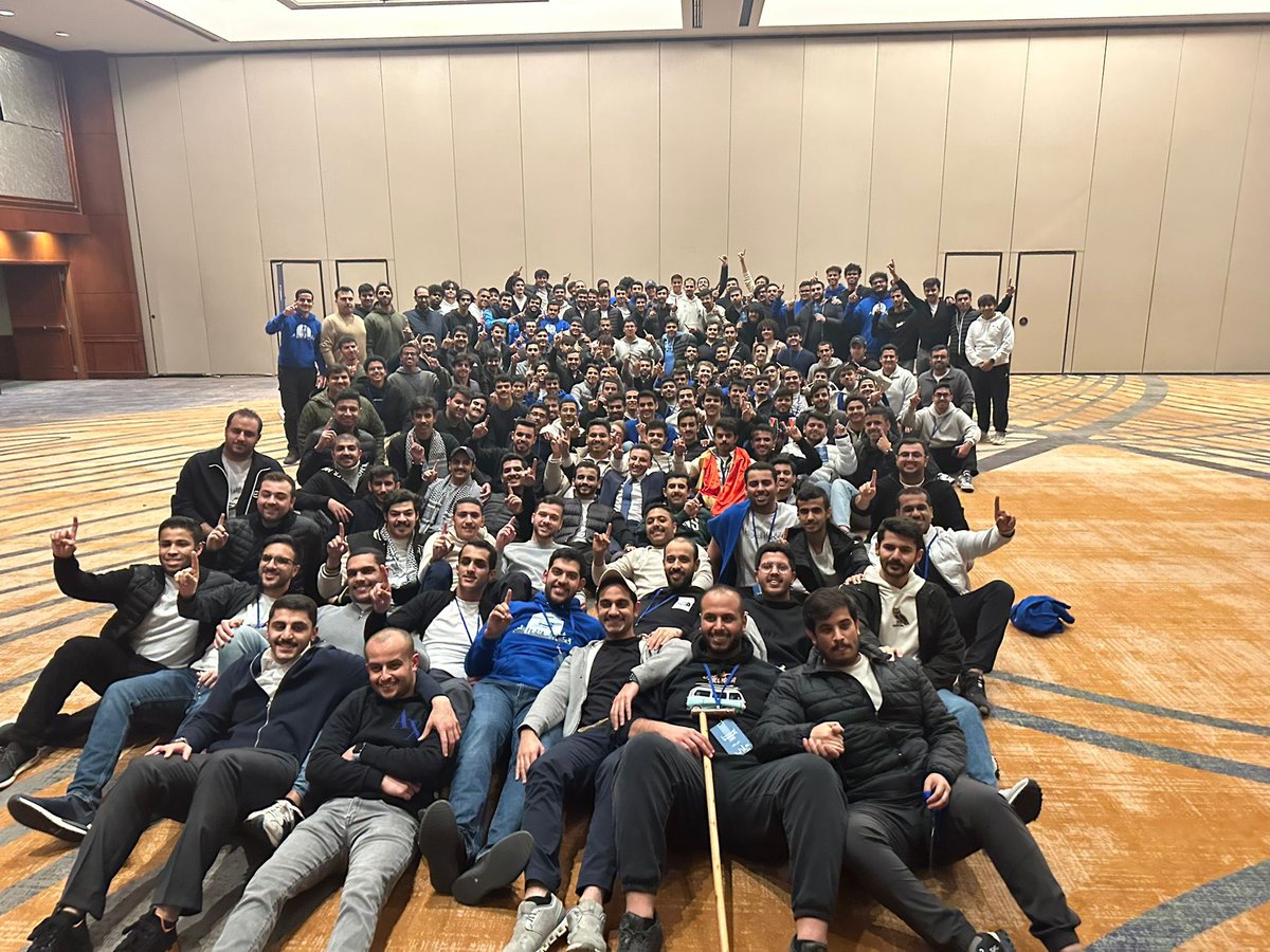 نسأل الله التوفيق والسداد على خدمة الطلبه والطالبات وان يعيننا على حمل الامانة

وانتم جموعٌ اذا ما مضت
بركبٍ مهيبٍ عظيم السير

وتعلوا هنالك راياتكم
ترفرف تسموا بصوت الفخر

نصرتم برعبٍ على خصمكم
ففروا وفروا ومامن اثر

كحل عينك😉🔵
#NUKSUSA