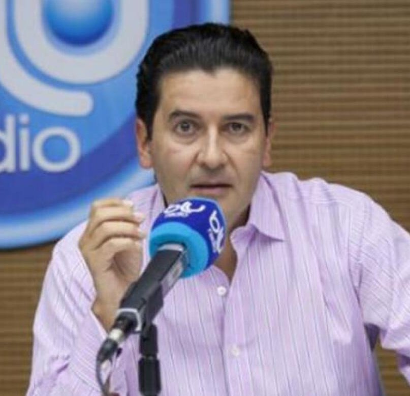 petroespueblo's tweet photo. ¿Quién se lleva el premio al más ESTÚPIDO DE LA SEMANA?

@JotaPeHernandez ❤️
@NestorMoralesC 🔃 https://t.co/wM1lHpUyGL