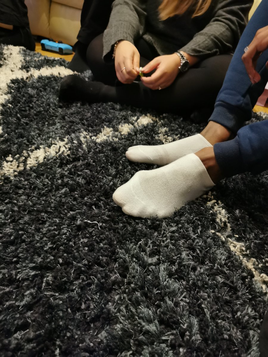 CaramelFeet95's tweet photo. Bro's socked feet looked so good, I wanted to rip them off with my fucking teeth 🥵 https://t.co/MBCcUSbtOY