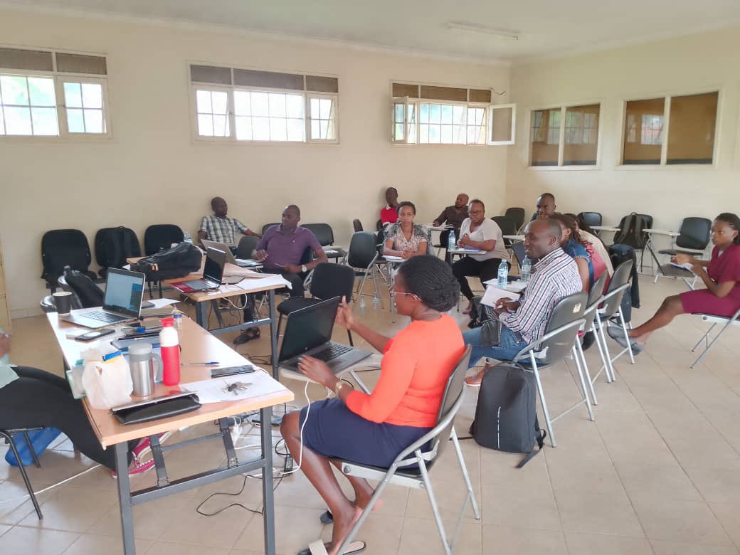 CHASEi_aug's tweet photo. The data collection training for the 'Extent and Nature of Food Advertising to Children in Uganda' project, also known as the Face U Project, is happening right now at Makerere School of Public Health in Kasangati! https://t.co/HRdimcX3eh