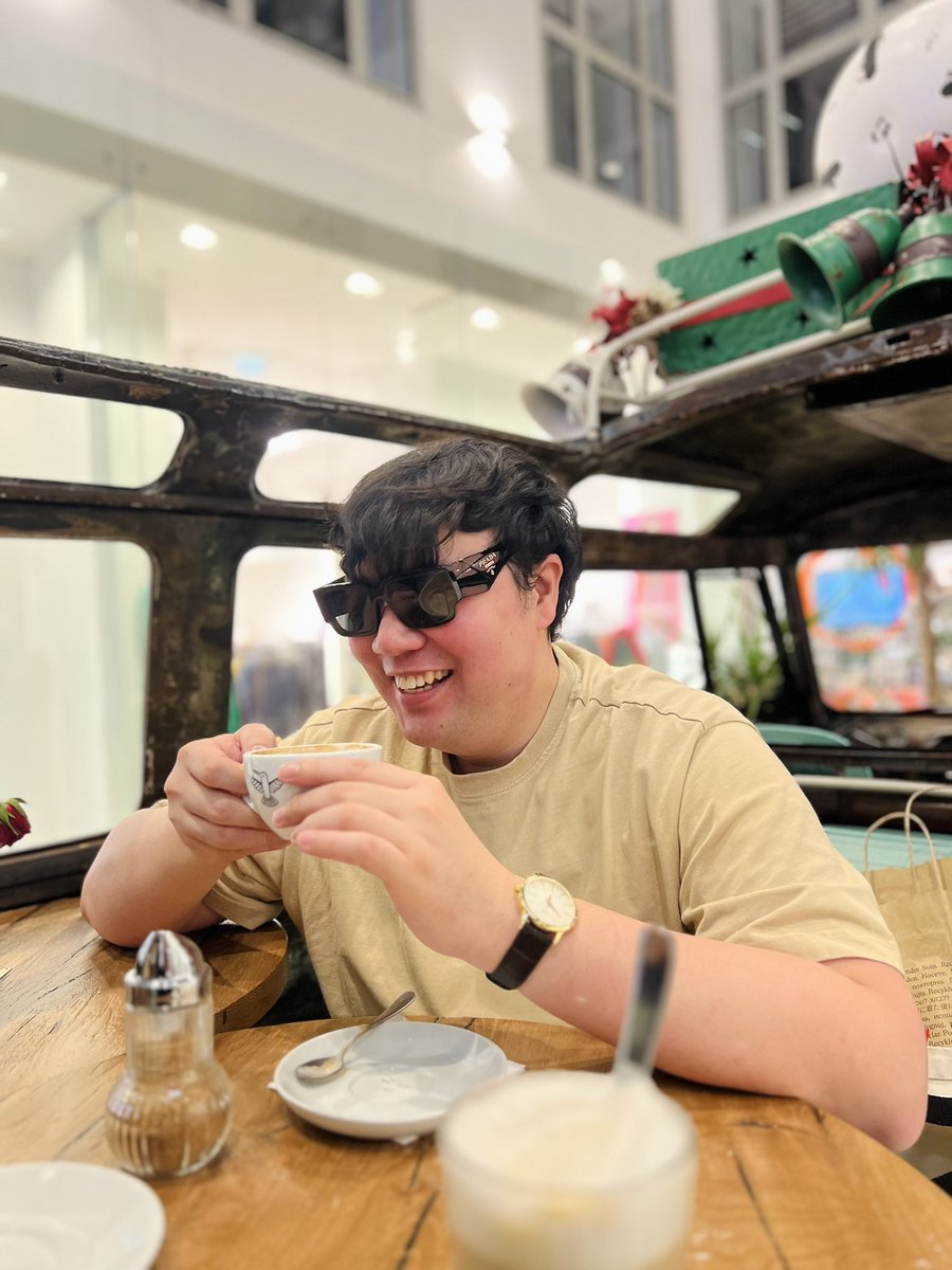 iammarkbryan's tweet photo. Caffeine Overload ☕️✌️ https://t.co/RpPpibhAJY