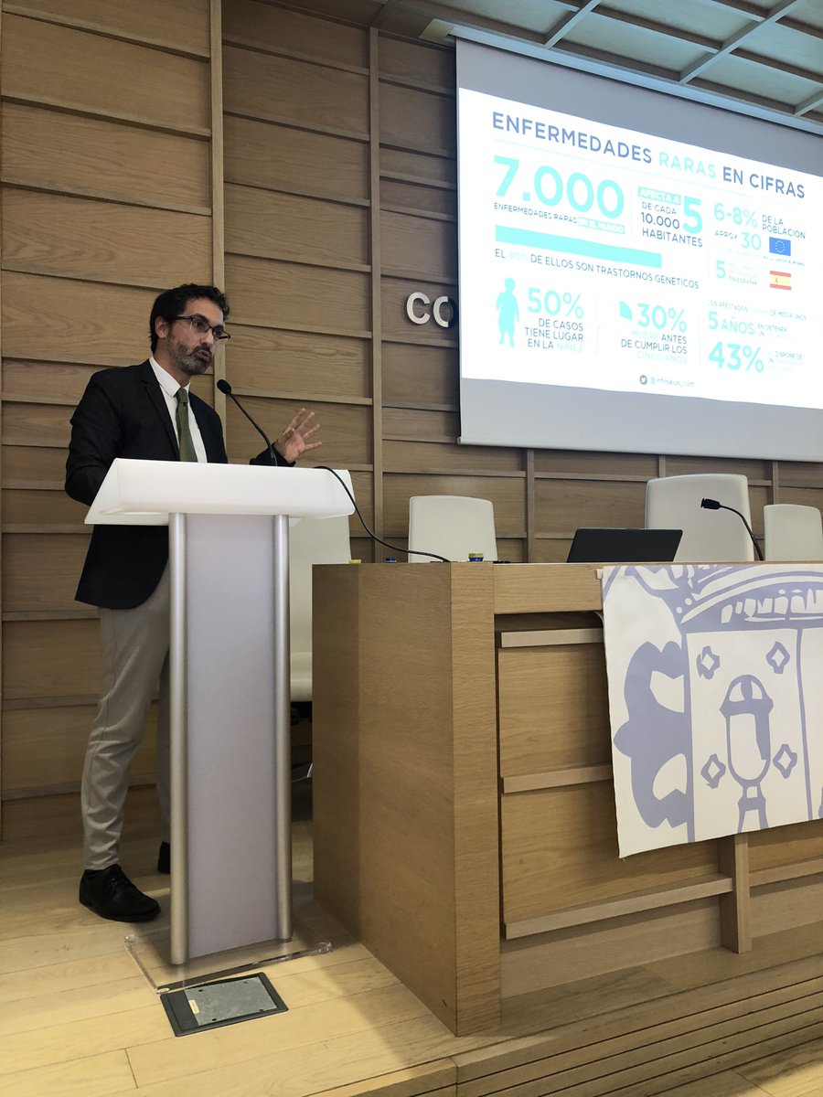 DrS_GlezVinagre's tweet photo. AMQ. Acto de apertura de curso. Conferencia de apertura: Dr. Álvaro Hermida: enfermedades raras.

 @amqscompostela @FEDER_ONG @cma_aecirujanos @RNCsantander @Info_Rares @cma_aecirujanos https://t.co/UavGbseUU7